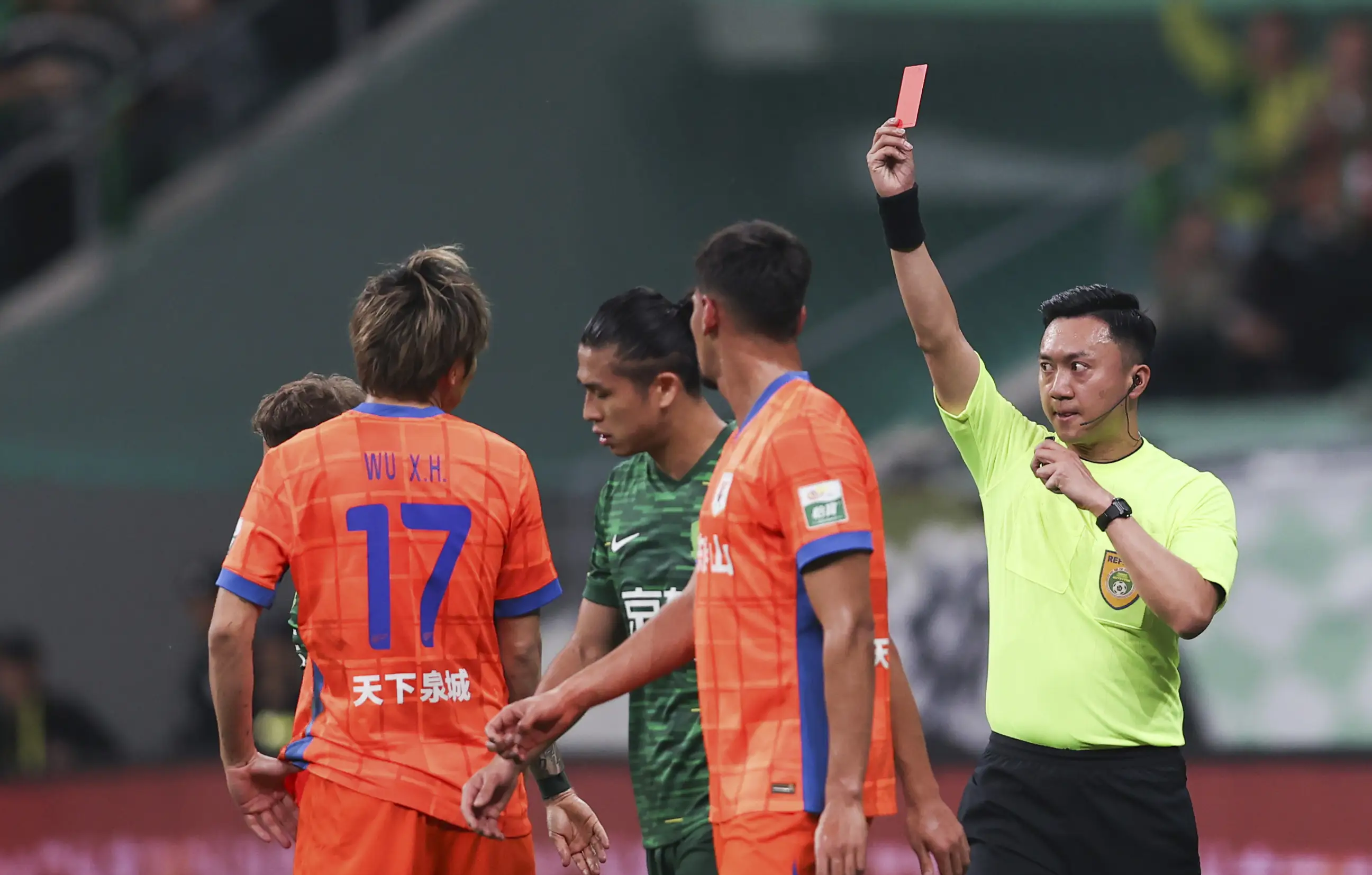 开云APP-包含风云突变纽约尼克斯加时末段篮板制胜山东泰山再遭质疑备战德国杯，现场解说直呼：FPX争议不断的词条